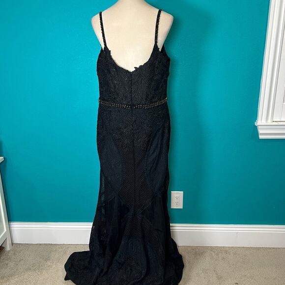 NWT Mac Duggal Womens Embroidered Sleeveless Plunge Neck Trumpet Gown Size 14 - Picture 7 of 11